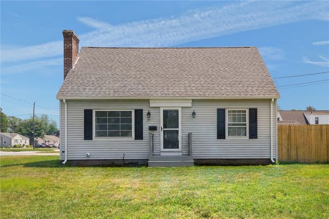 95 Harmony Court, Warwick, RI 02889