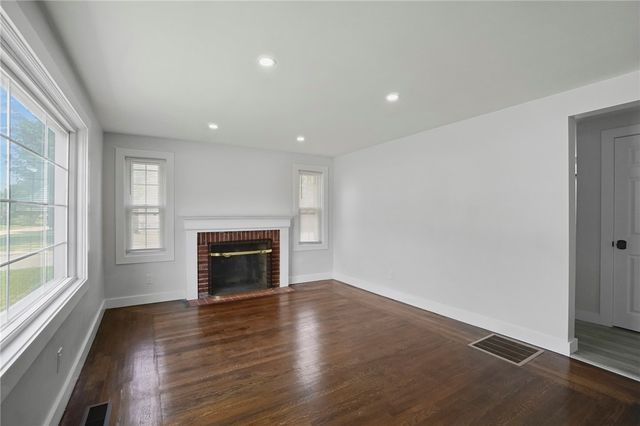 95 Harmony Court, Warwick, RI 02889