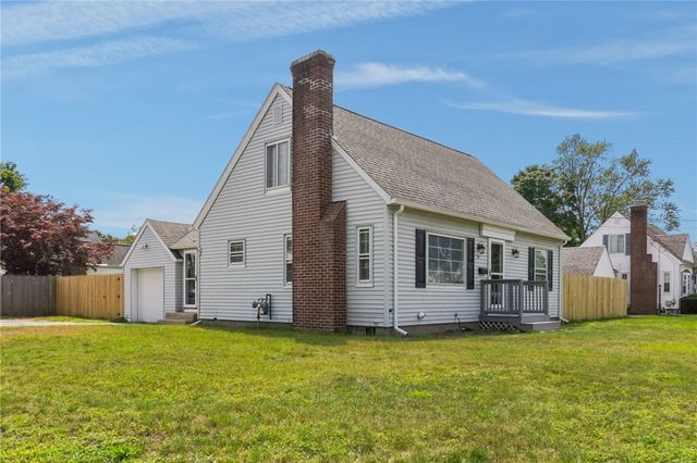 95 Harmony Court, Warwick, RI 02889