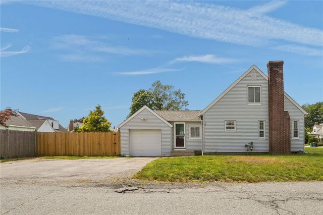 95 Harmony Court, Warwick, RI 02889