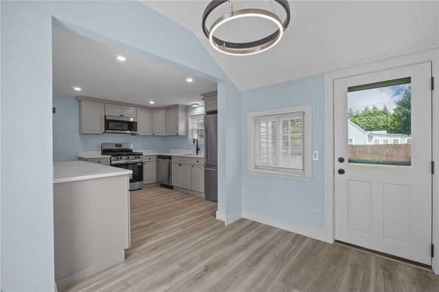 95 Harmony Court, Warwick, RI 02889