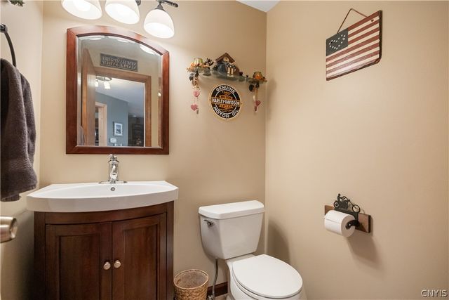 8102 Cicero Mills Road, Cicero, NY 13039