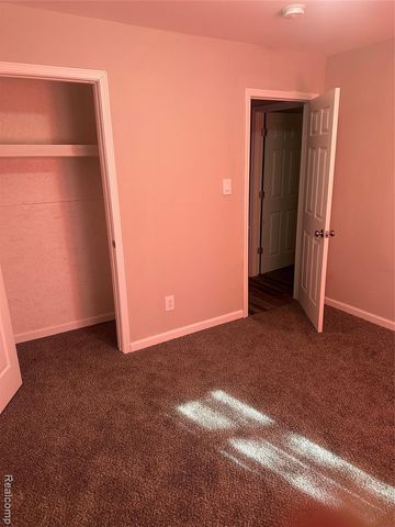 187 NE Nebraska Avenue, Pontiac, MI 48341