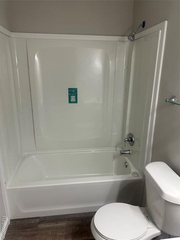 187 NE Nebraska Avenue, Pontiac, MI 48341