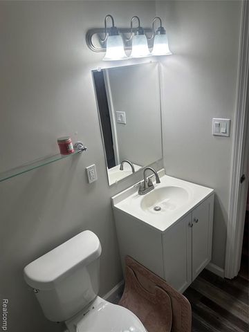 187 NE Nebraska Avenue, Pontiac, MI 48341