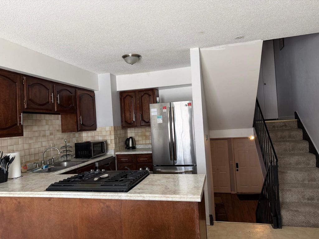 7830 Yates Avenue N, Brooklyn Park, MN 55443