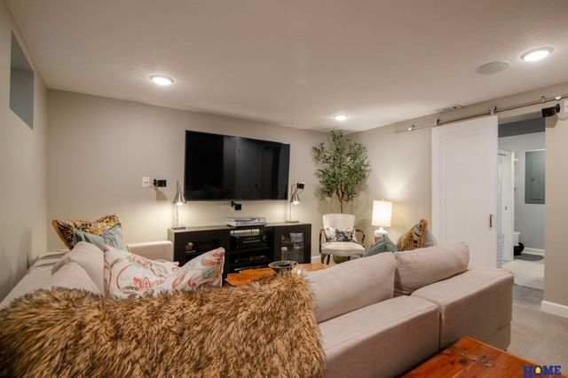 2904 Georgian Court, Lincoln, NE 68502