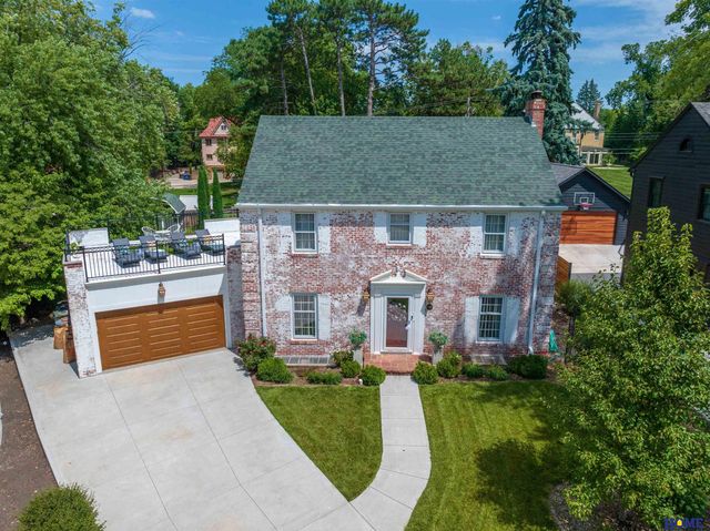 2904 Georgian Court, Lincoln, NE 68502