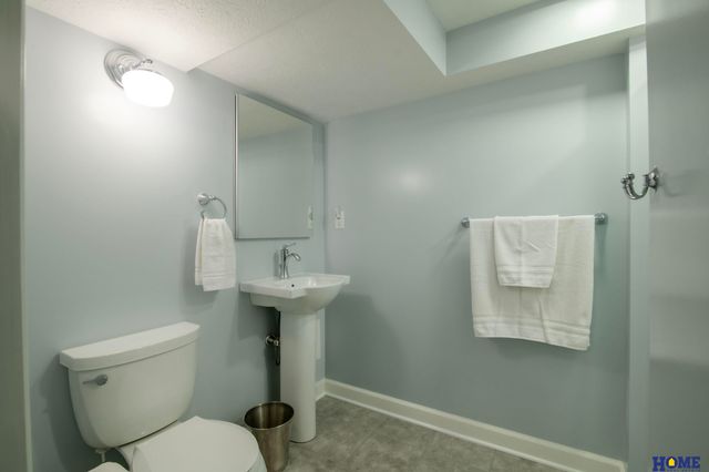 2904 Georgian Court, Lincoln, NE 68502