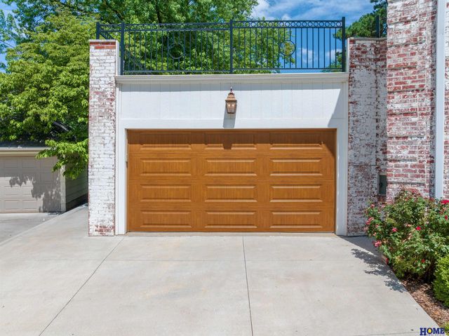 2904 Georgian Court, Lincoln, NE 68502