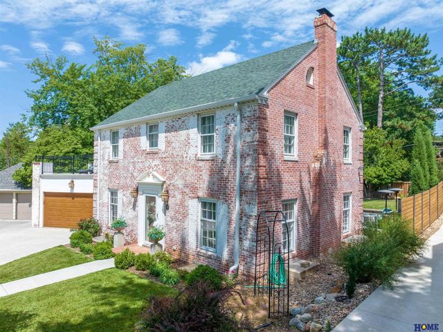 2904 Georgian Court, Lincoln, NE 68502