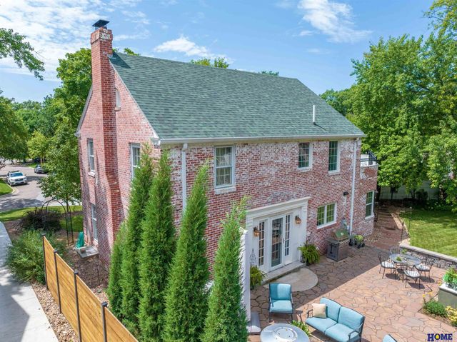 2904 Georgian Court, Lincoln, NE 68502