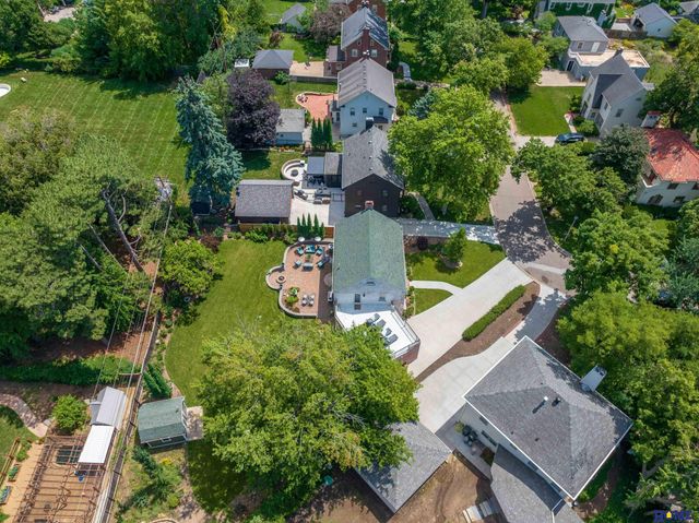 2904 Georgian Court, Lincoln, NE 68502