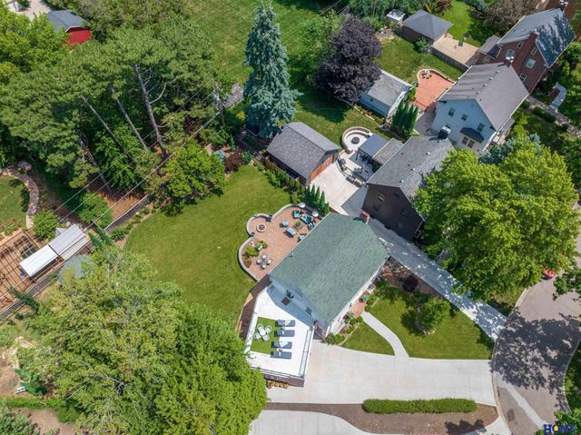 2904 Georgian Court, Lincoln, NE 68502