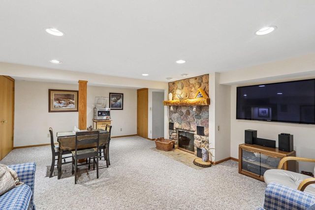 780 Michael DRIVE, Brookfield, WI 53045