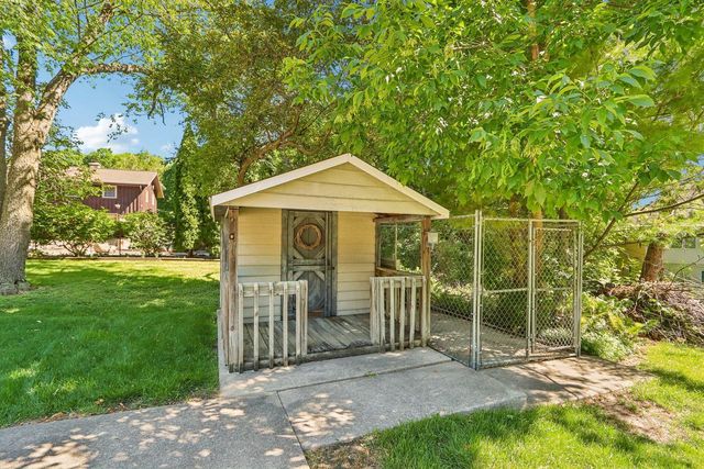 780 Michael DRIVE, Brookfield, WI 53045