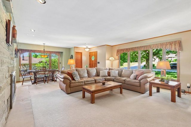780 Michael DRIVE, Brookfield, WI 53045