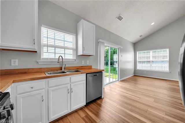 408 Holmes Blvd BLVD, Yorktown, VA 23692