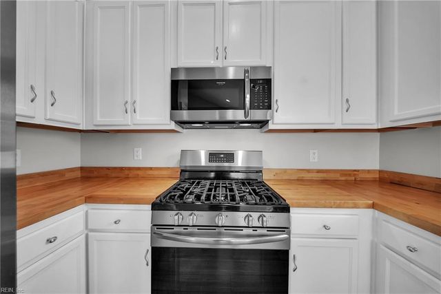 408 Holmes Blvd BLVD, Yorktown, VA 23692