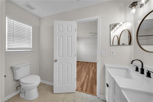 408 Holmes Blvd BLVD, Yorktown, VA 23692