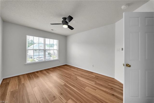 408 Holmes Blvd BLVD, Yorktown, VA 23692