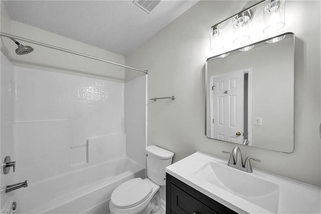 408 Holmes Blvd BLVD, Yorktown, VA 23692