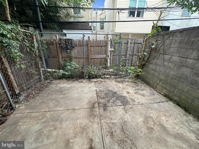 2019 MANTON ST, Philadelphia, PA 19146