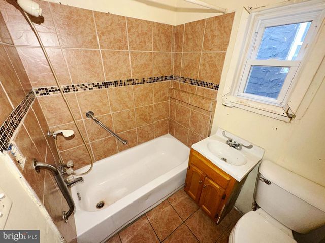 2019 MANTON ST, Philadelphia, PA 19146