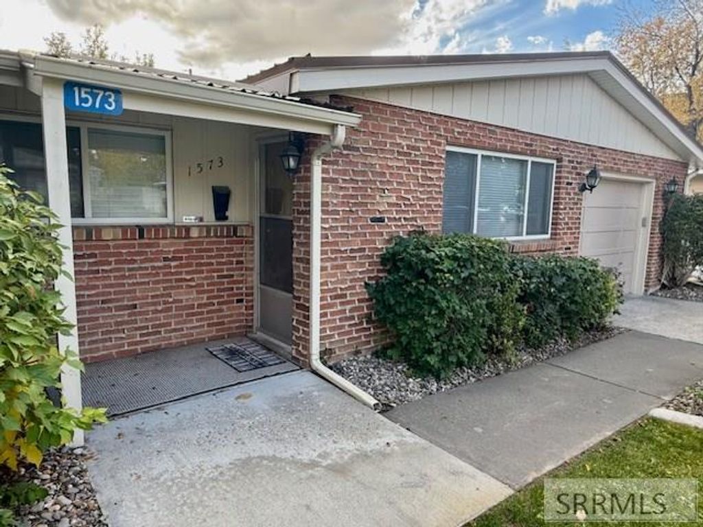 Image 3 of property listing at 1573 Beverly Road, Idaho Falls, ID 83402