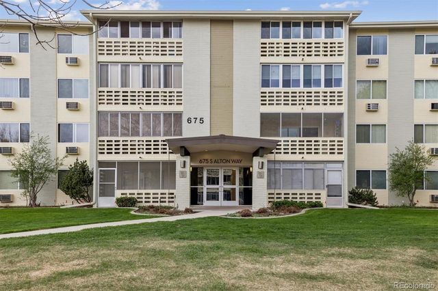 675 S Alton Way 12B, Denver, CO 80247