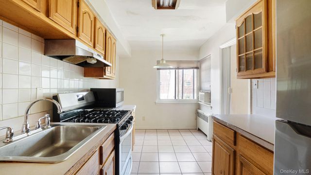 2436 Seymour Avenue, Bronx, NY 10469