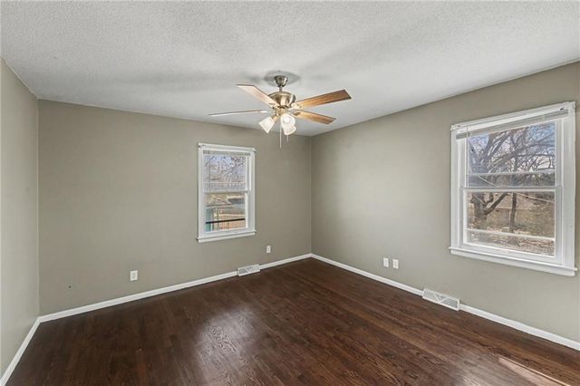 7921 E 118th Terrace, Kansas City, MO 64134