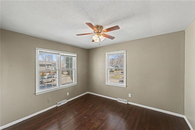 7921 E 118th Terrace, Kansas City, MO 64134