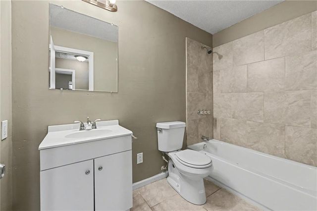 7921 E 118th Terrace, Kansas City, MO 64134