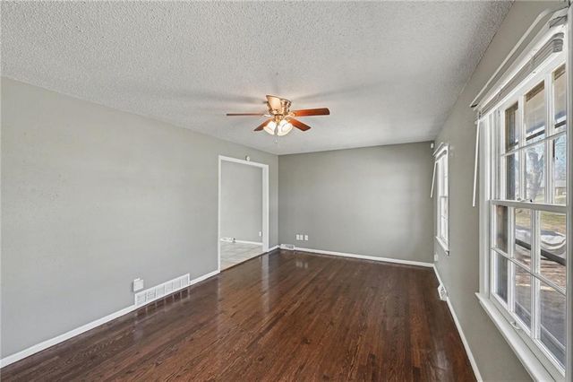 7921 E 118th Terrace, Kansas City, MO 64134