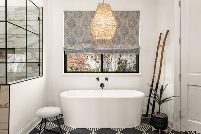 4372 Cascades Blvd, Tyler, TX 75709