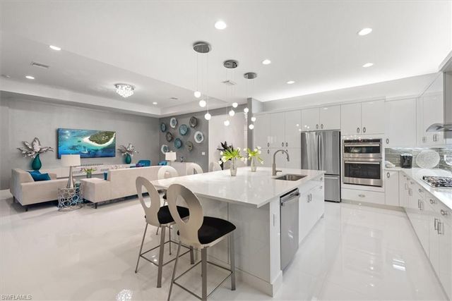 12044 Oleander AVE, Naples, FL 34120