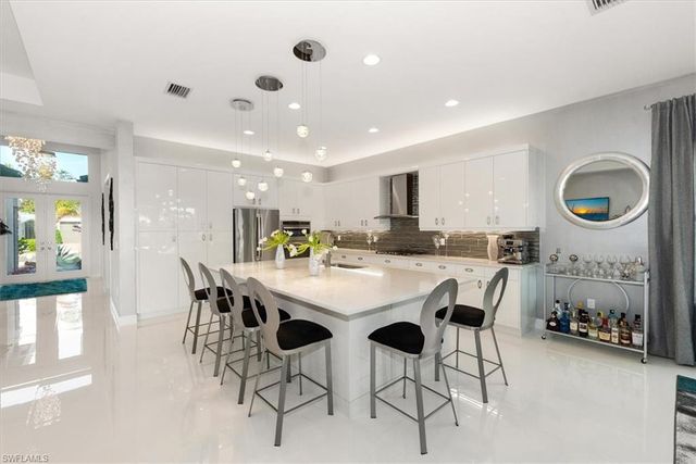 12044 Oleander AVE, Naples, FL 34120