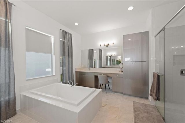 12044 Oleander AVE, Naples, FL 34120