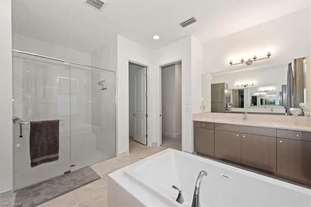 12044 Oleander AVE, Naples, FL 34120