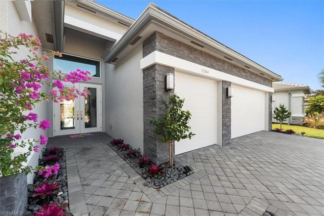 12044 Oleander AVE, Naples, FL 34120