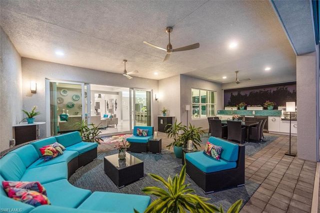 12044 Oleander AVE, Naples, FL 34120