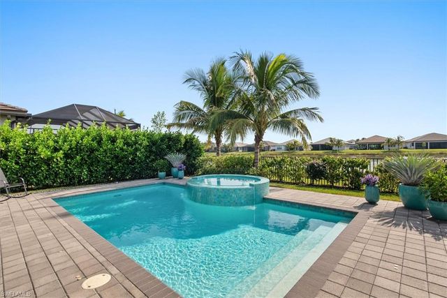 12044 Oleander AVE, Naples, FL 34120