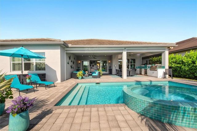 12044 Oleander AVE, Naples, FL 34120