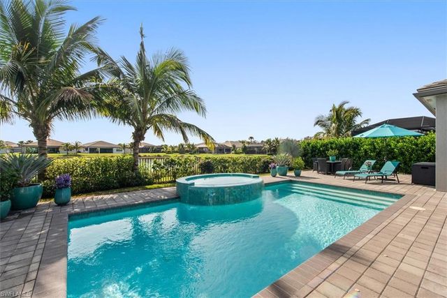 12044 Oleander AVE, Naples, FL 34120