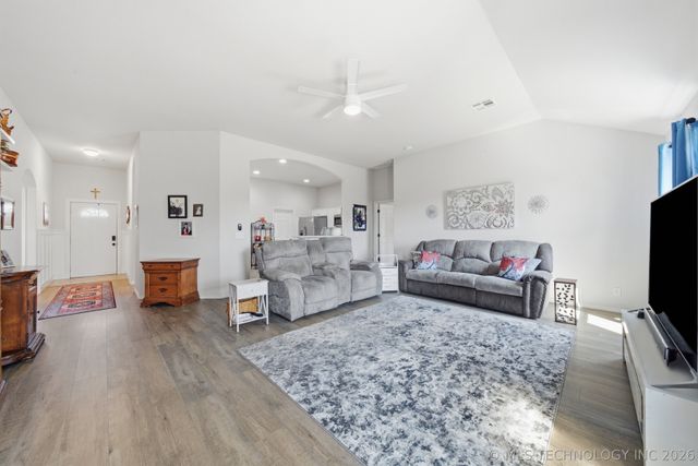6022 E 148th Street S, Bixby, OK 74008