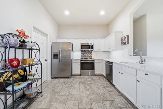 6022 E 148th Street S, Bixby, OK 74008