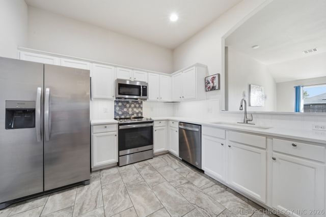 6022 E 148th Street S, Bixby, OK 74008