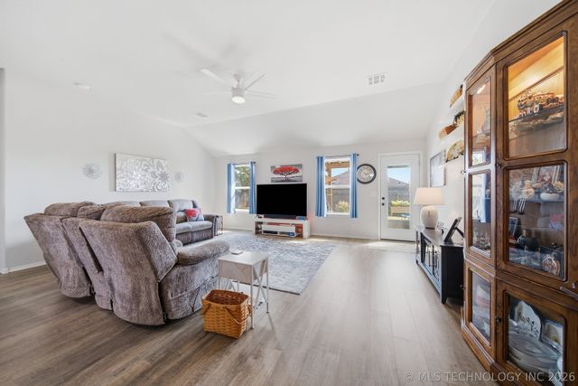 6022 E 148th Street S, Bixby, OK 74008