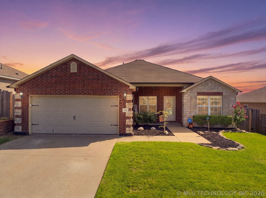 6022 E 148th Street S, Bixby, OK 74008